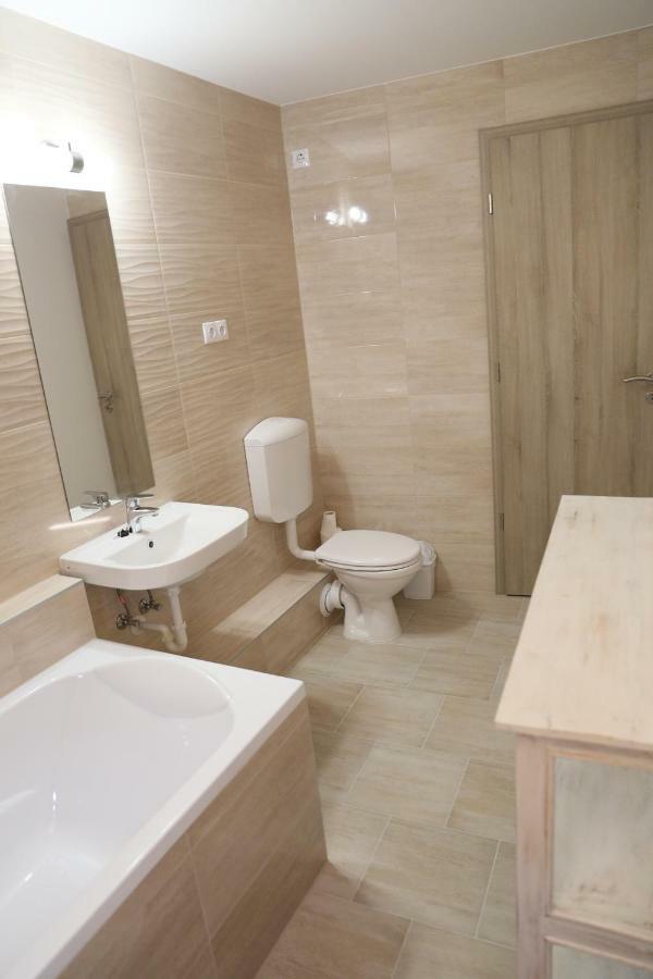Tiszavilag Pihenohaz Hotel Tiszakécske Exterior foto